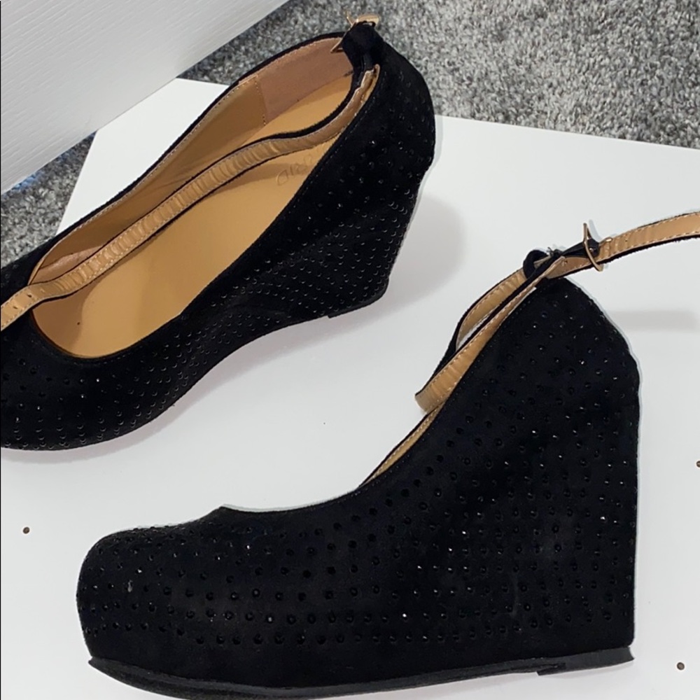 Black wedge heels